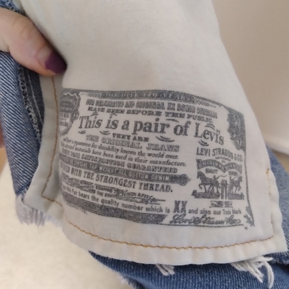 Levi's Light Wash 100% Cotton Button Fly Cut Off Jean Shorts - Picture 9 of 14